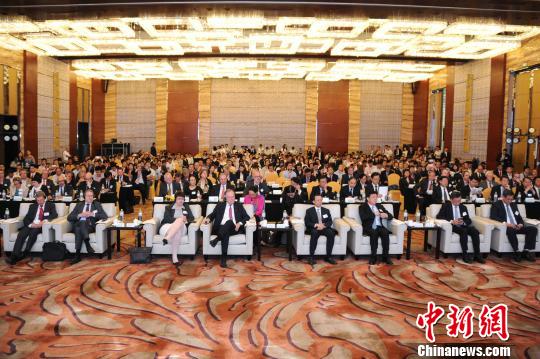 下萨克森州与山东方共400余名代表现场参会。　袁春 摄
