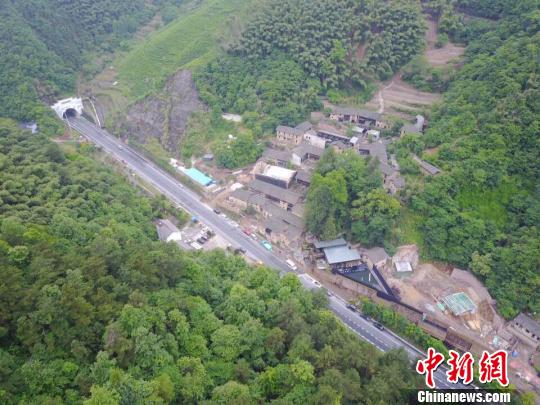 图为S210省道航拍 李崇瑄 摄 图为S210省道航拍 李崇瑄 摄