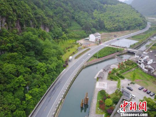图为S210省道航拍 李崇瑄 摄 图为S210省道航拍 李崇瑄 摄